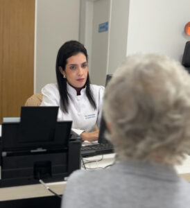 Dra. Larissa Gonçalves Fernandes Manzano Bueno 
